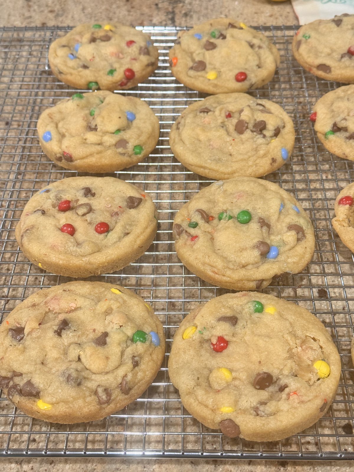 Rows of fresh muffins
